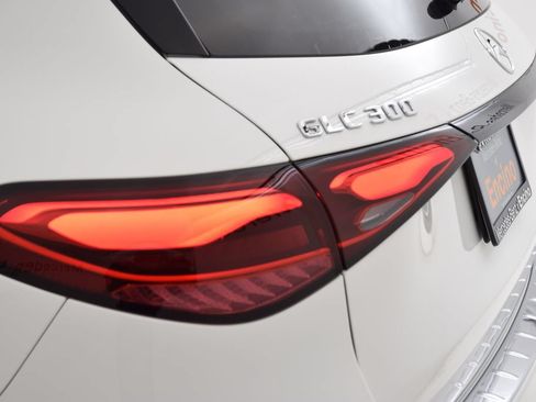 Used 2024 Mercedes-Benz GLC 300 image 13