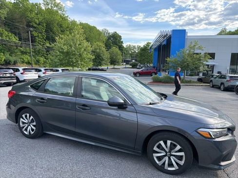 Used 2023 Honda Civic LX image 5