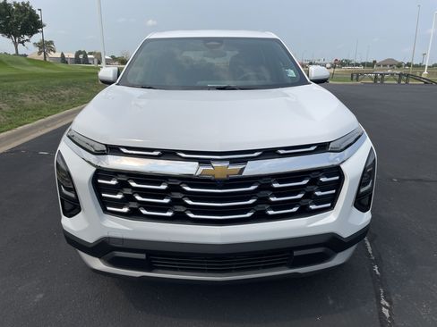 Used 2026 Chevrolet Equinox LT w/ Convenience Package II AWD/4WD image 8