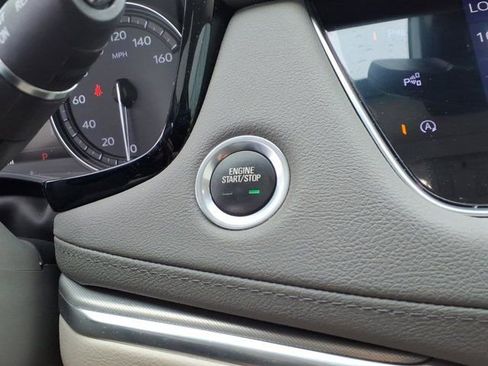 Used 2020 Cadillac XT5 Premium Luxury FWD image 17