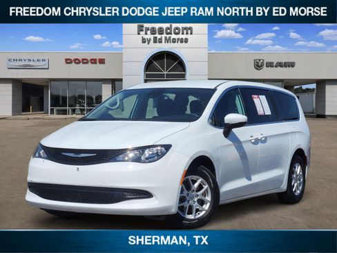 Used 2023 Chrysler Voyager LX image 1