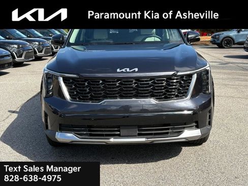 Used 2025 Kia Sorento S w/ Panoramic Sunroof Package image 2