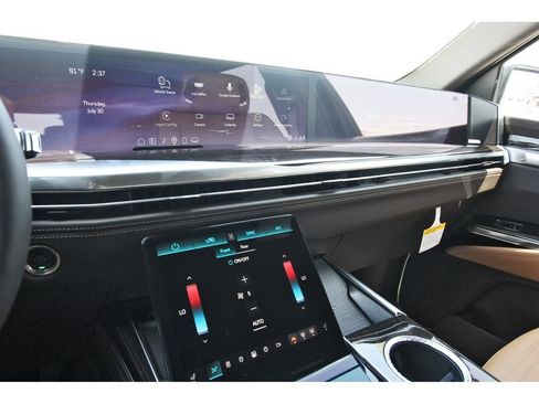 New 2026 Cadillac Escalade Luxury RWD image 17
