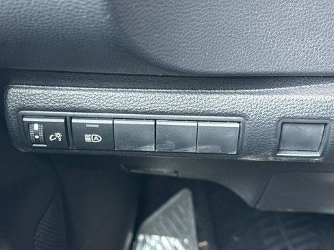 Certified 2022 Toyota Corolla SE w/ SE Premium Package FWD image 33