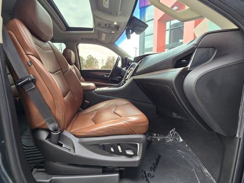 Used 2019 Cadillac Escalade Luxury image 22