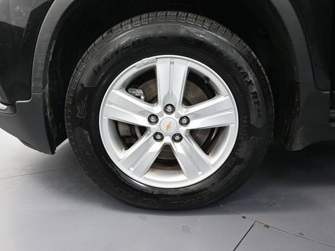 Used 2020 Chevrolet Trax LT w/ LT Convenience Package AWD/4WD image 16