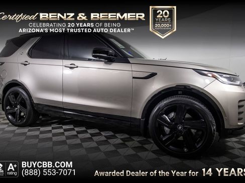 Used 2024 Land Rover Discovery Dynamic SE AWD/4WD image 1