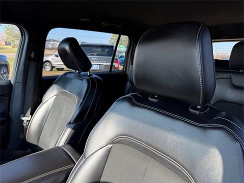 Used 2024 Jeep Grand Cherokee L Laredo image 10