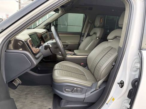 Used 2022 Rivian R1T Launch Edition image 10