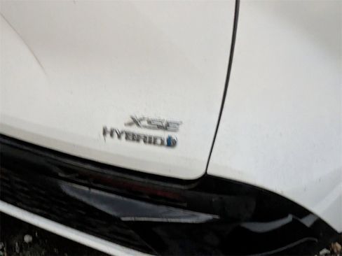 Certified 2024 Toyota Sienna XSE image 8