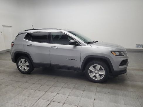 Used 2022 Jeep Compass Latitude w/ Sun and Sound Group AWD/4WD image 11