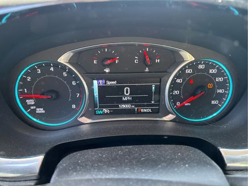 Used 2018 Chevrolet Traverse LT image 9