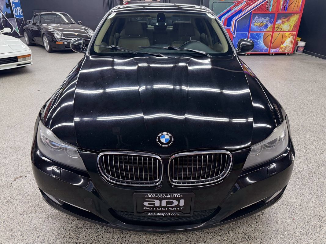 Used 2011 BMW 335i xDrive Sedan AWD/4WD image 8