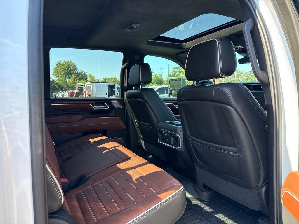 Used 2024 GMC Sierra 2500 Denali Ultimate AWD/4WD image 16