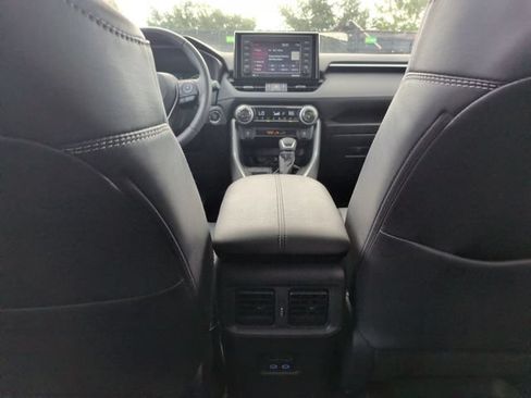 Used 2022 Toyota RAV4 XLE Premium FWD image 33