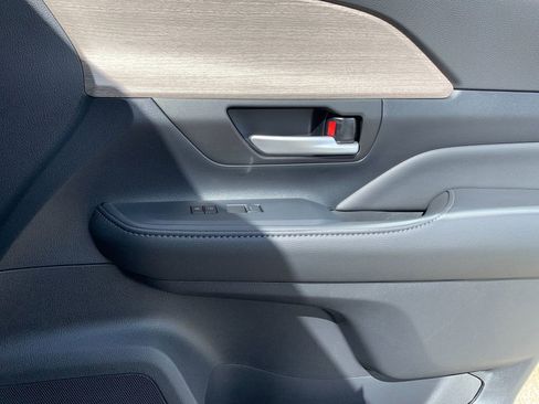New 2026 Toyota Grand Highlander AWD Hybrid image 21