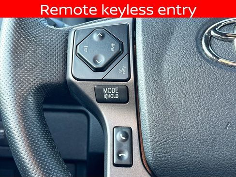 Used 2022 Toyota Tacoma TRD Sport image 9