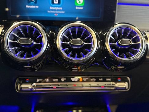 Used 2023 Mercedes-Benz GLB 250 4MATIC image 34