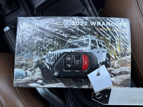 Used 2022 Jeep Wrangler Unlimited Rubicon w/ Xtreme Recon 35" Tire Package AWD/4WD image 31