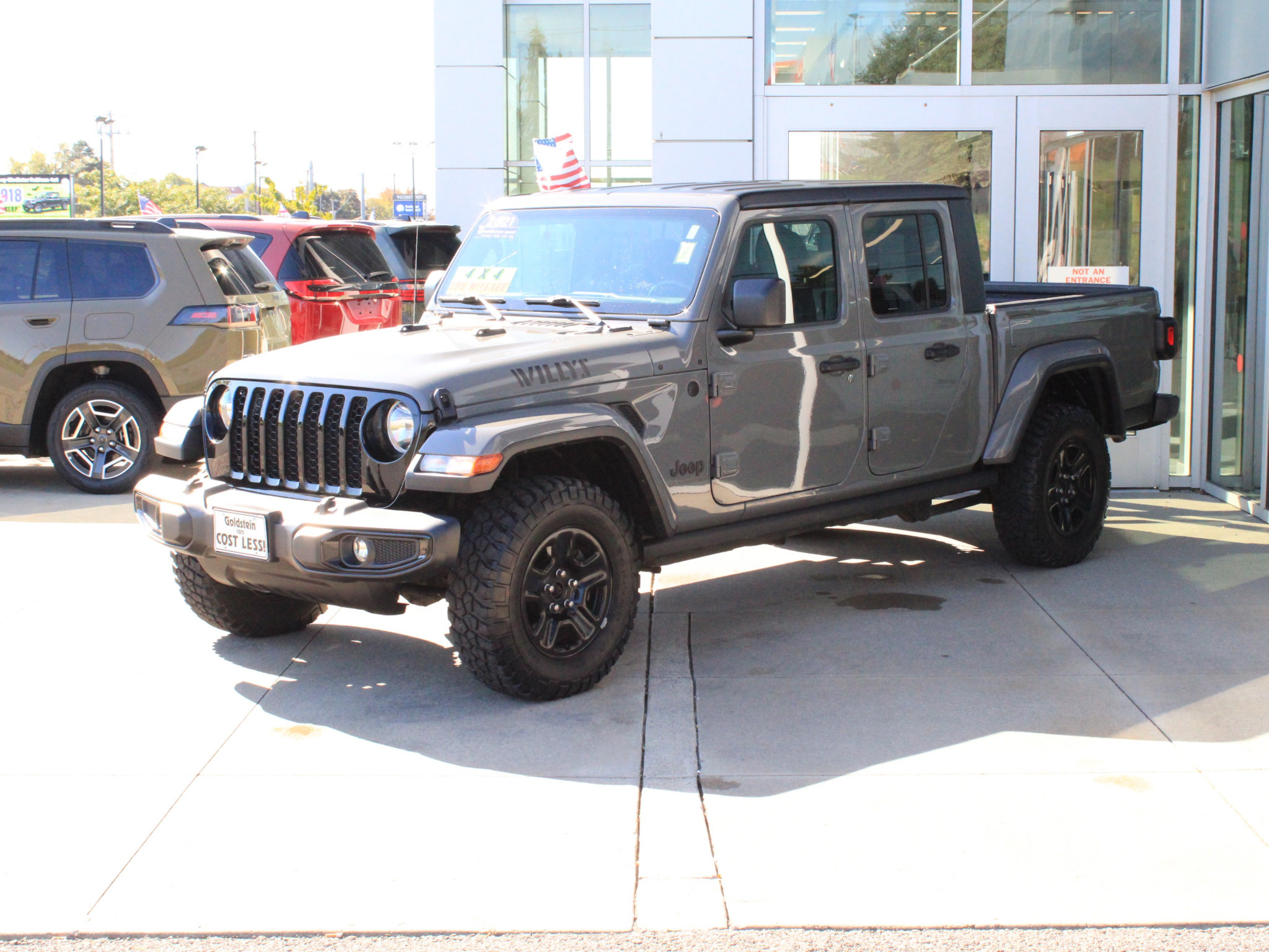 Used 2021 Jeep Gladiator Sport AWD/4WD image 3