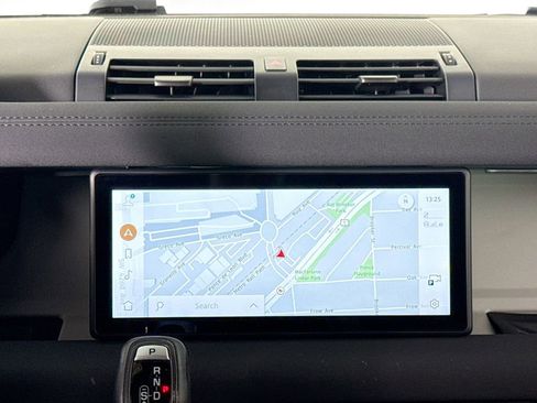 Used 2023 Land Rover Defender 110 S image 25