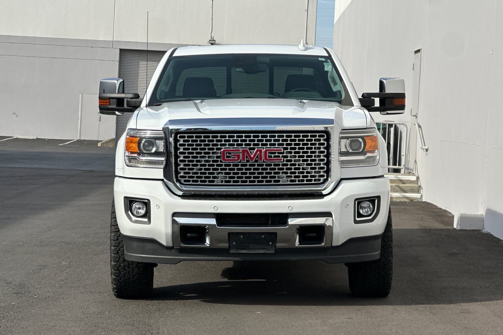 Used 2016 GMC Sierra 2500 Denali w/ Duramax Plus Package AWD/4WD image 9