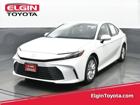 Used 2025 Toyota Camry LE FWD image 1