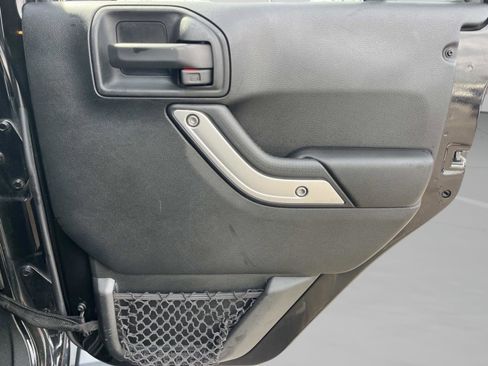 Used 2018 Jeep Wrangler Unlimited Sahara w/ Dual Top Group image 23