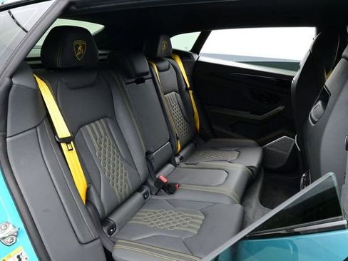 Used 2025 Lamborghini Urus SE AWD/4WD image 17