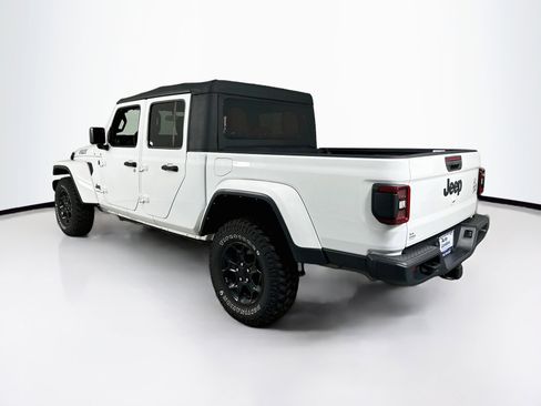 Used 2023 Jeep Gladiator Willys image 7