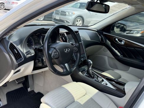 Used 2015 INFINITI Q50 w/ Deluxe Touring Package RWD image 15