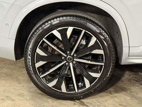 Used 2025 Volvo XC90 B6 Plus AWD/4WD image 13