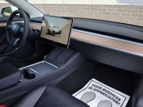Used 2023 Tesla Model 3 Standard Range RWD image 29