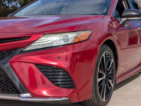 Used 2018 Toyota Camry XSE image 5