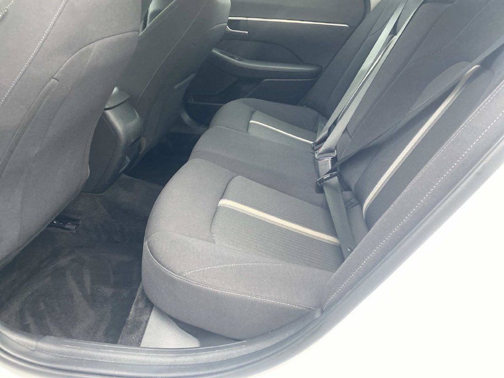 Used 2025 Hyundai Sonata SEL FWD image 12