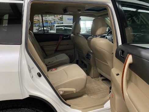 Used 2009 Toyota Highlander Limited w/ Extra Value Pkg 8 AWD/4WD image 18