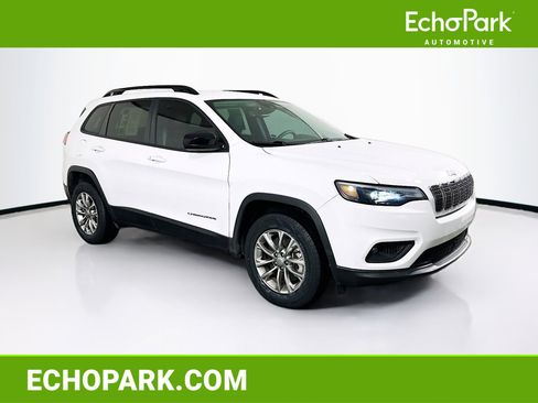 Used 2022 Jeep Cherokee Latitude Lux image 1