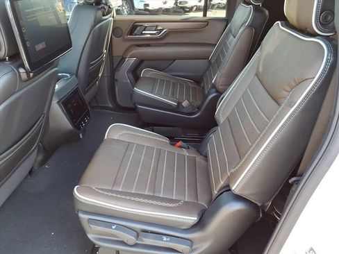 New 2026 GMC Yukon XL Denali Ultimate w/ LPO, Floor Liner Package image 7