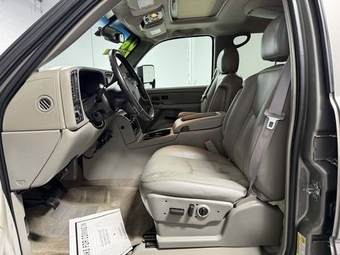 Used 2006 GMC Sierra 2500 SLT w/ Heavy-Duty Power Package image 15