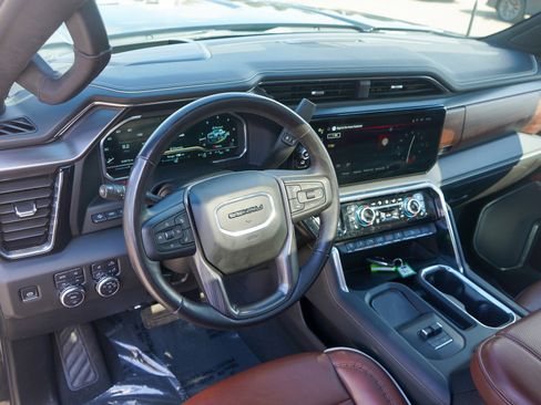 Used 2025 GMC Sierra 3500 Denali Ultimate AWD/4WD image 27