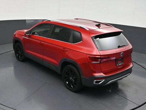 Used 2024 Volkswagen Taos SE w/ Black Wheel Package FWD image 17