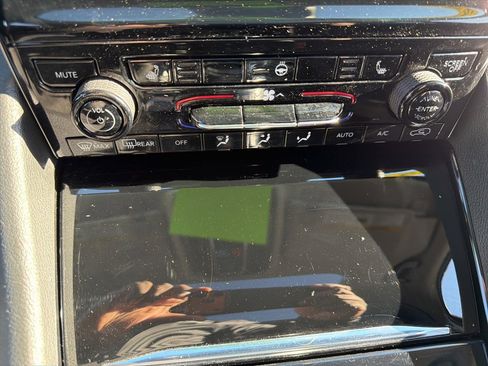 Certified 2022 Jeep Grand Cherokee Limited image 14