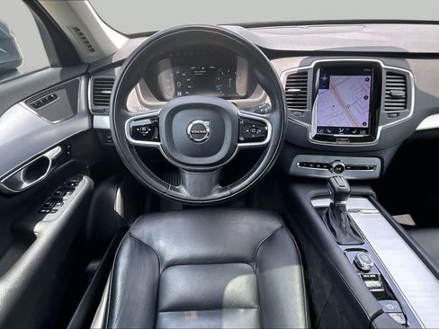 Used 2018 Volvo XC90 T5 Momentum w/ Convenience Package FWD image 6