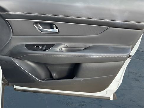 Used 2025 Nissan Murano SV image 14