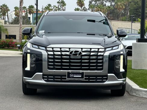 Used 2023 Hyundai Palisade Calligraphy w/ Winter Package FWD image 8