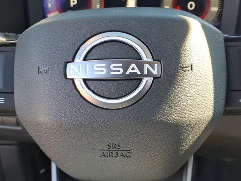 Used 2026 Nissan Rogue SL image 9