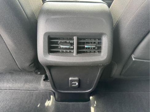 Used 2022 GMC Terrain SLE FWD image 12