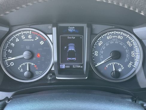 Used 2020 Toyota Tacoma TRD Off-Road w/ Technology Package AWD/4WD image 31