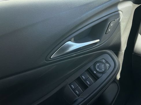 Used 2025 Buick Encore GX Preferred AWD/4WD image 13