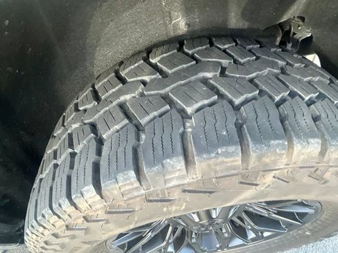 Used 2024 Jeep Wagoneer 4WD image 7